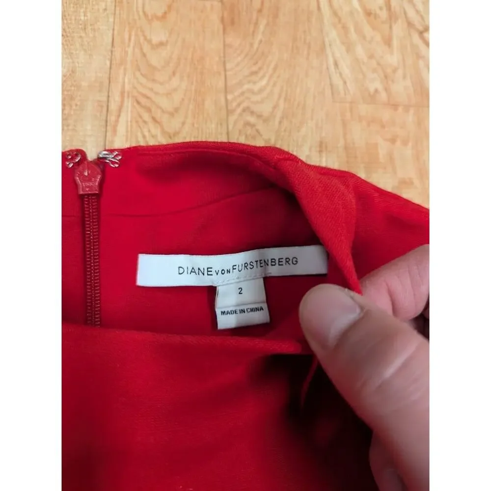 Diane Von Furstenberg Red Sleeveless Faux 2 piece Knee-Lenght Red Dress sz 2 - Picture 2 of 10